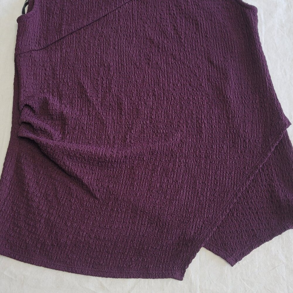 Calvin Klein Woman's Knit top  layered sleevless  modesty neckline